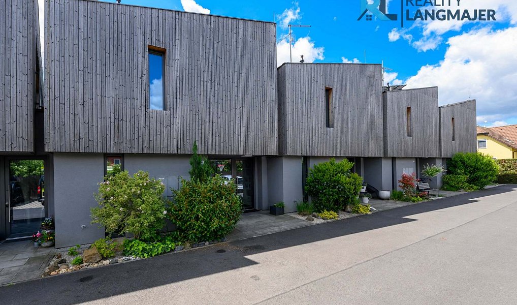 Prodej domu 134 m² s pozemkem 343 m², Zruč-Senec – náhled fotky 2
