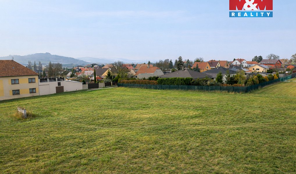 Prodej stavebního pozemku 941 m², Chlumčany – náhled fotky 2