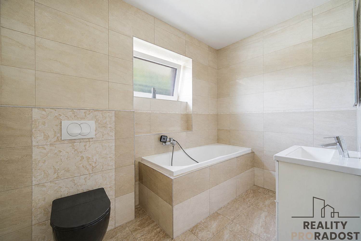 Prodej domu 170 m² s pozemkem 378 m² – fotografie 3