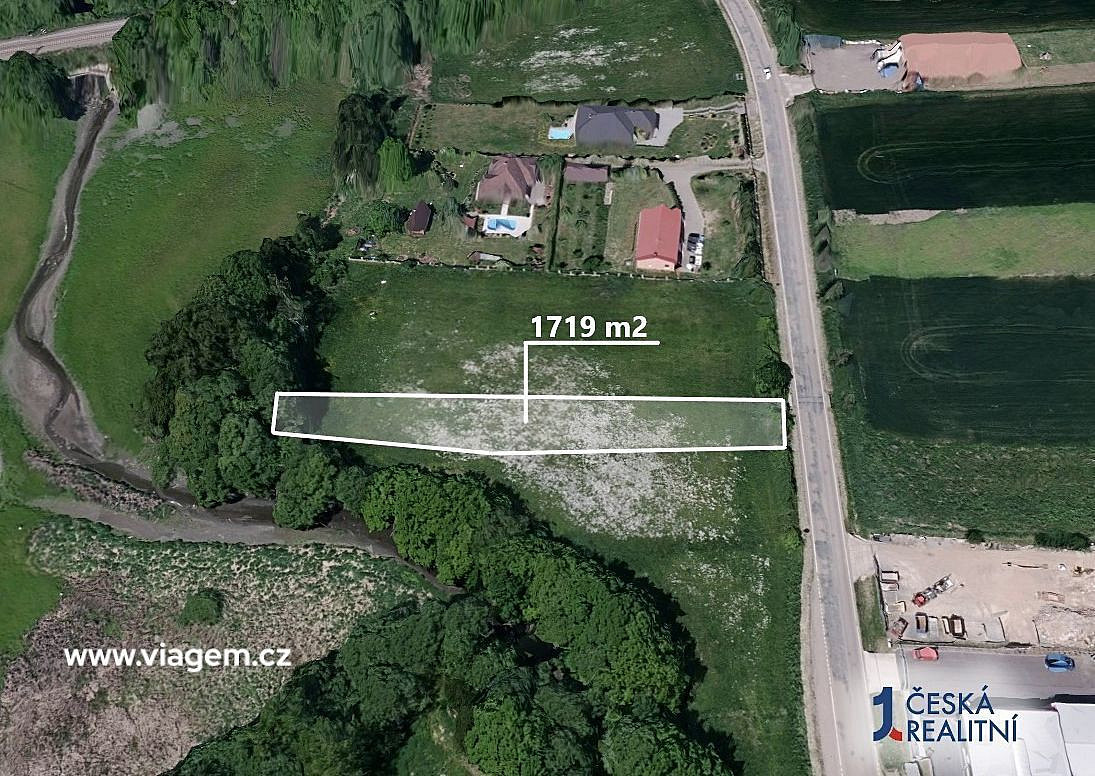 Prodej stavebního pozemku 1 719 m² – fotografie 2