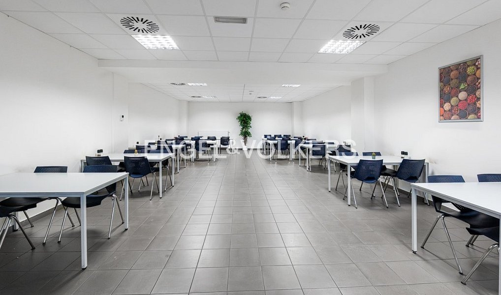 Pronájem kanceláře 406 m², Praha – náhled fotky 9
