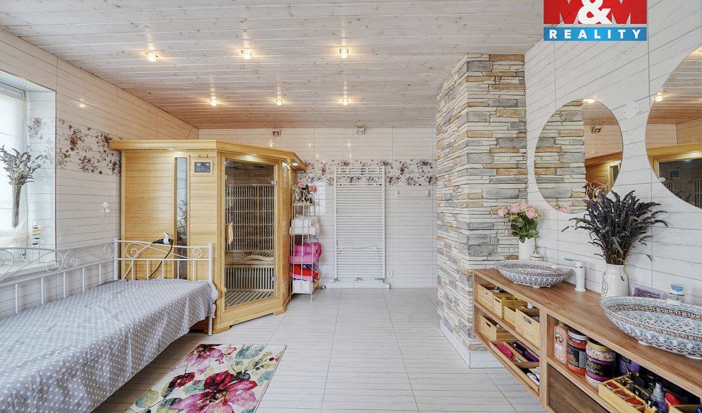 Prodej ubytovacího objektu 359 m², Strážov – náhled fotky 7