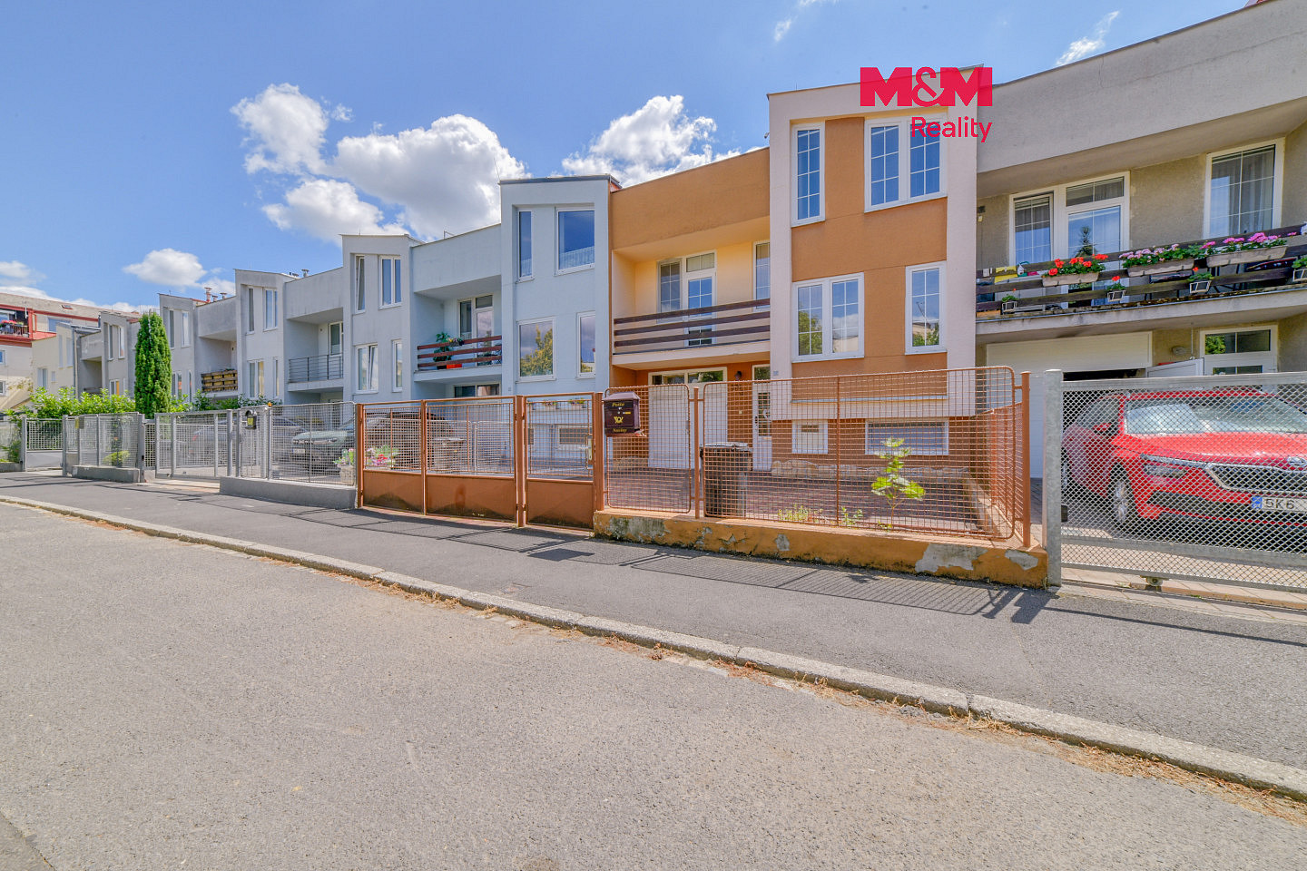 Prodej domu 300 m² s pozemkem 274 m²