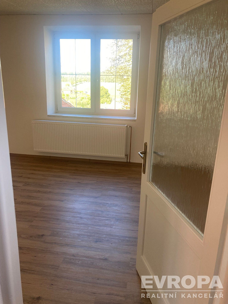 Prodej domu 165 m² s pozemkem 196 m² – fotografie 3