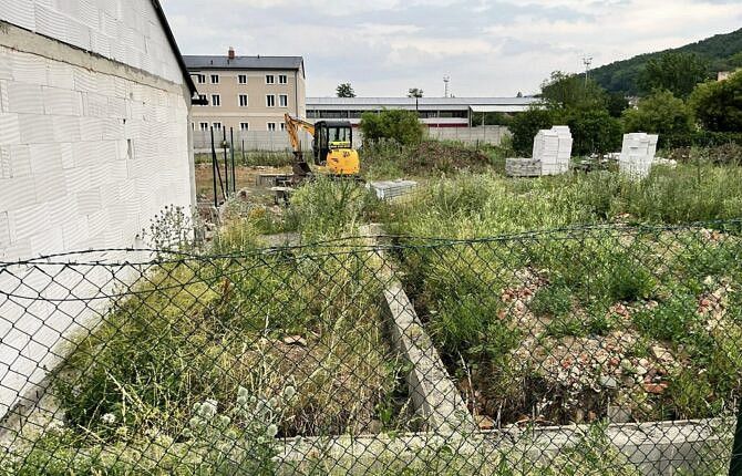 Prodej stavebního pozemku 400 m² – fotografie 2