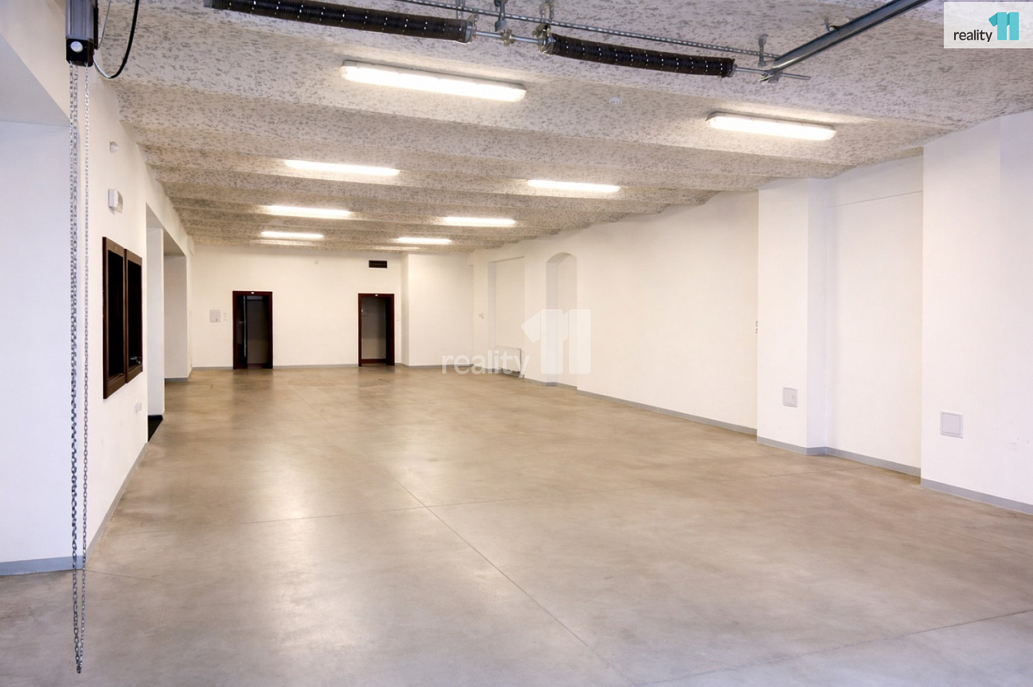 Pronájem skladovacích prostor 213 m²