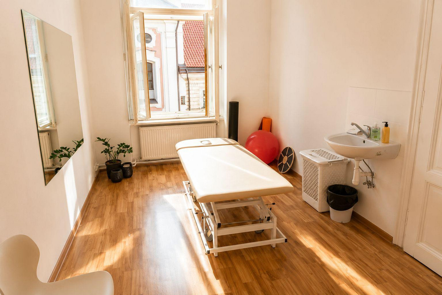 Pronájem komerčního objektu (jiného typu) 72 m² – fotografie 4