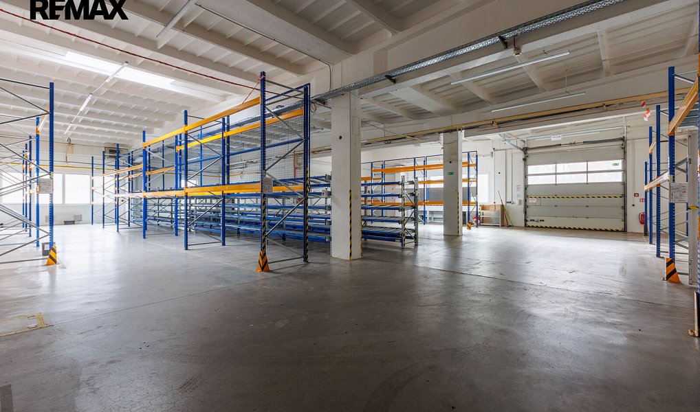 Pronájem skladovacích prostor 2 489 m², Chodová Planá – náhled fotky 5