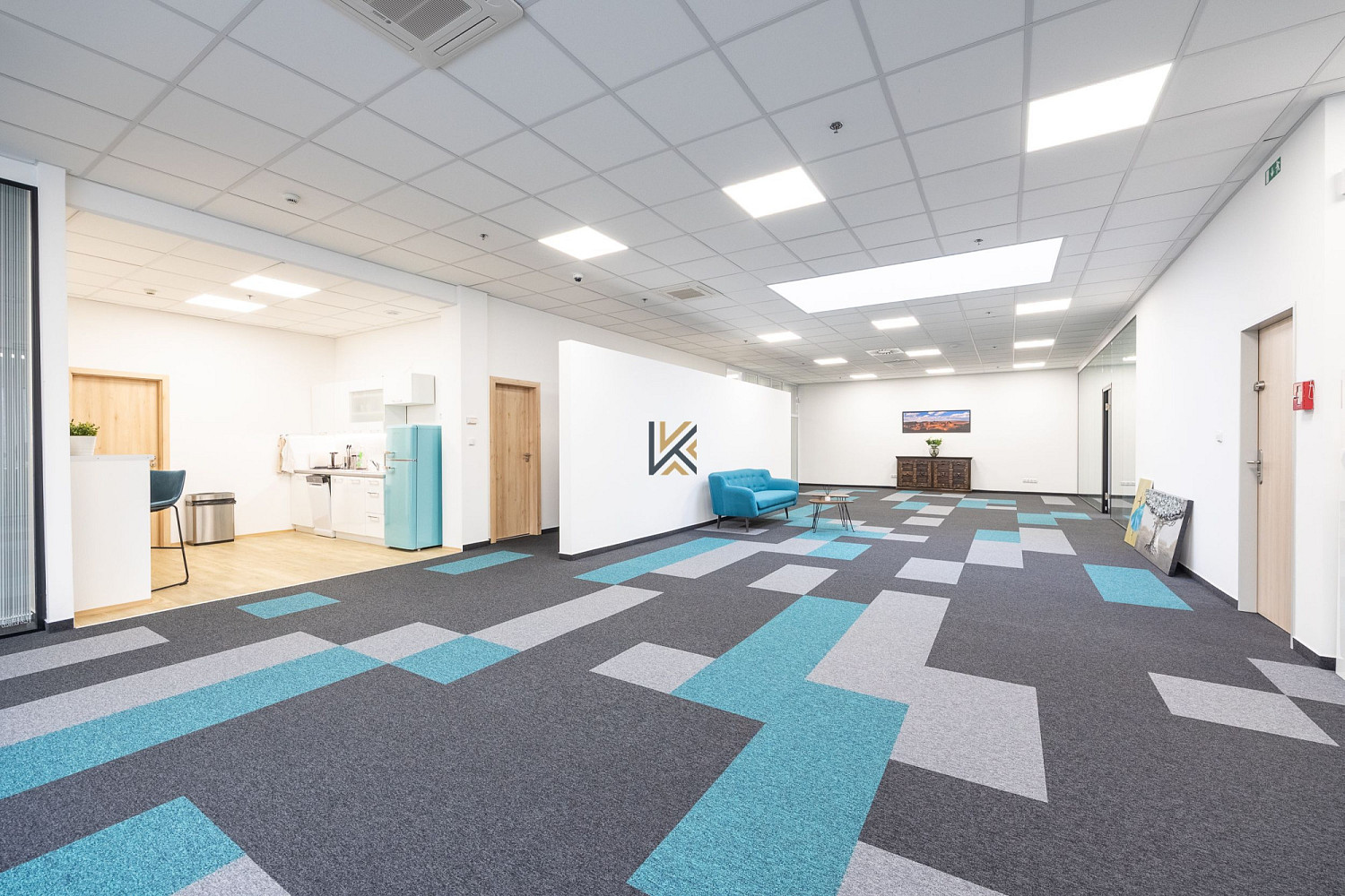 Pronájem obchodních prostor 1 030 m² – fotografie 2