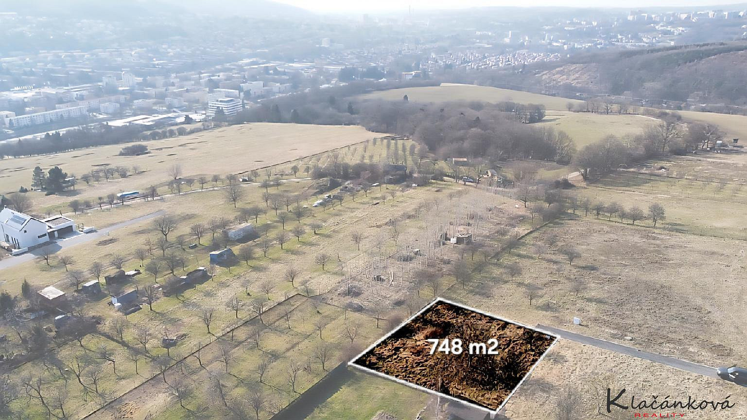 Prodej stavebního pozemku 748 m² — photo 4