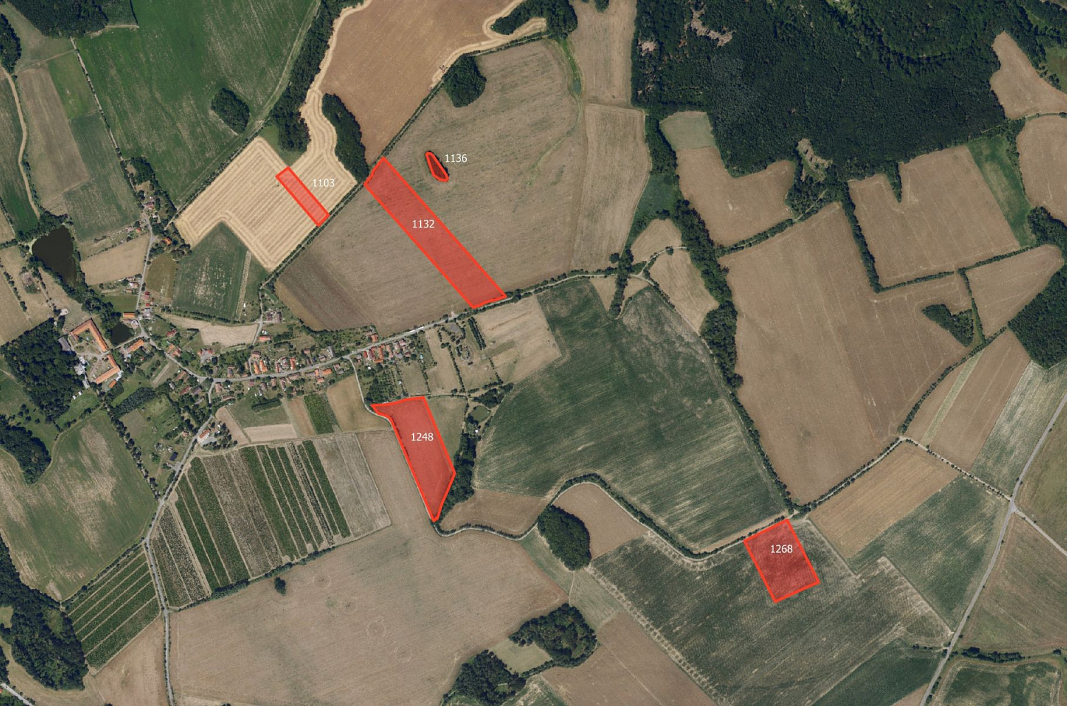 Prodej pole 27 239 m²