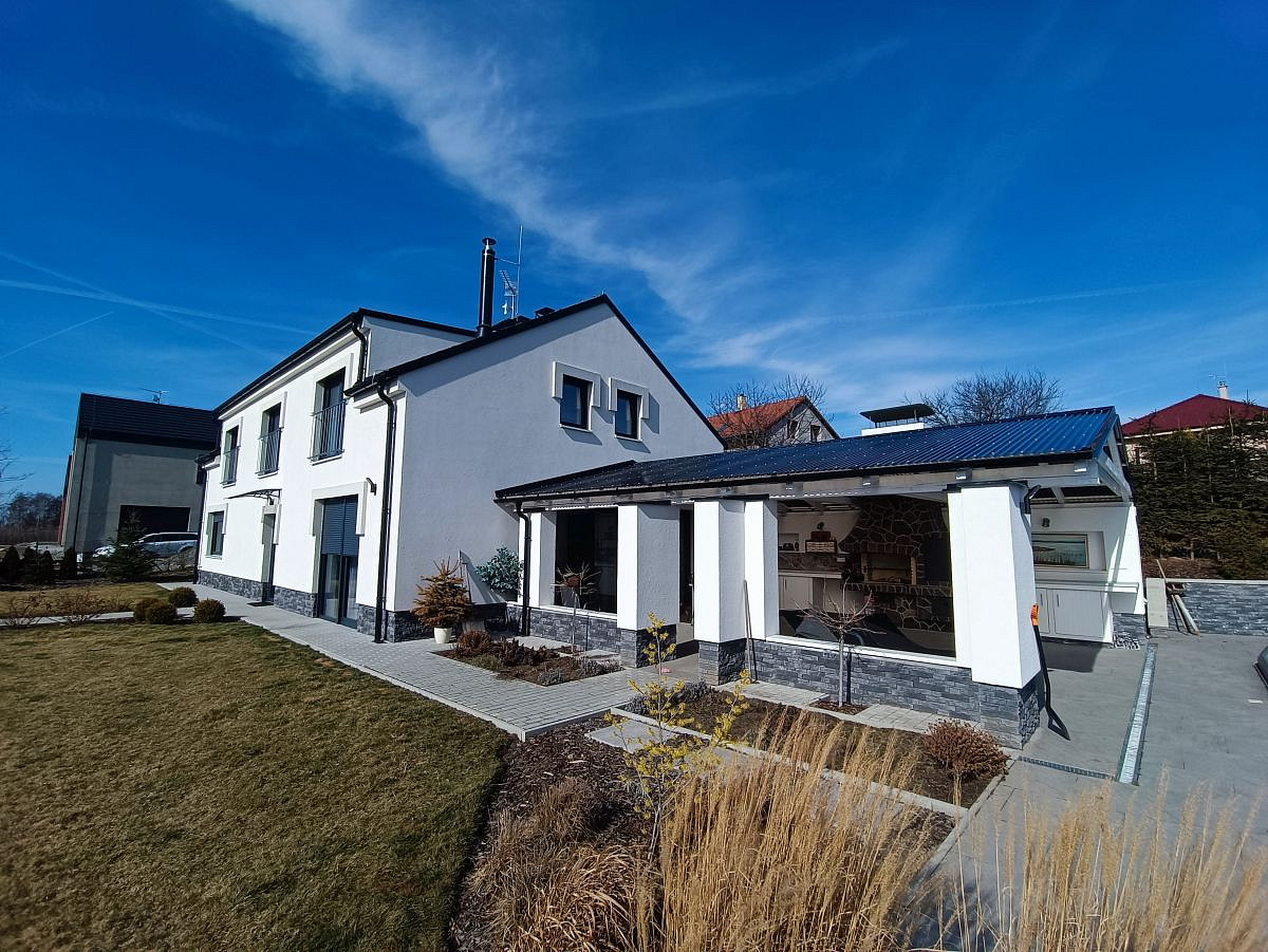 Prodej domu 228 m² s pozemkem 1 281 m² – pohled 2
