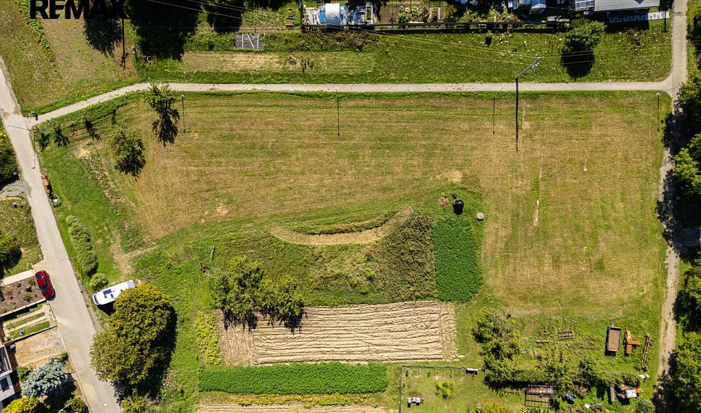 Prodej stavebního pozemku 2 330 m², Milešovice – náhled fotky 16