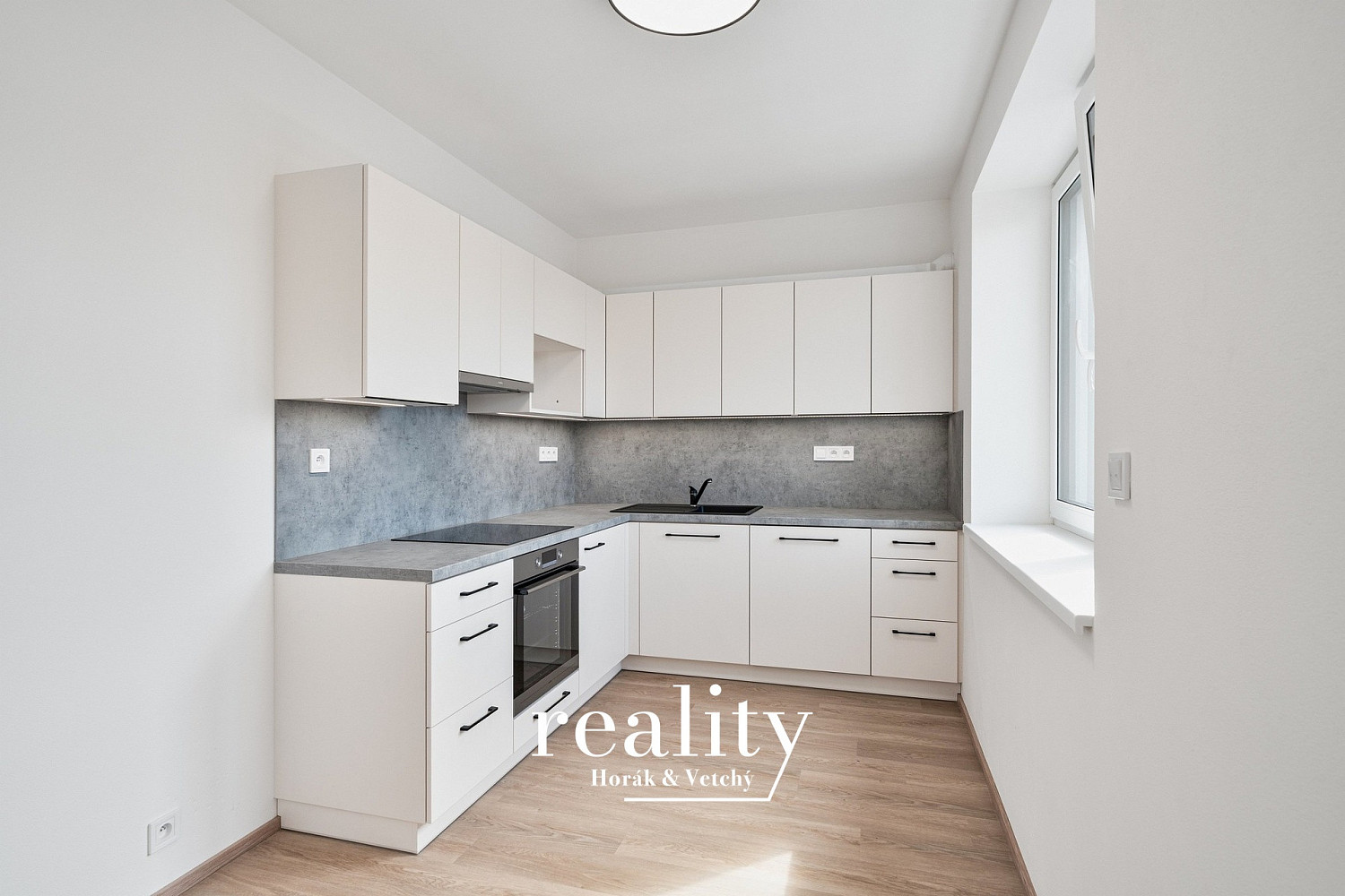 Pronájem bytu 2+kk 49 m² – fotografie 2