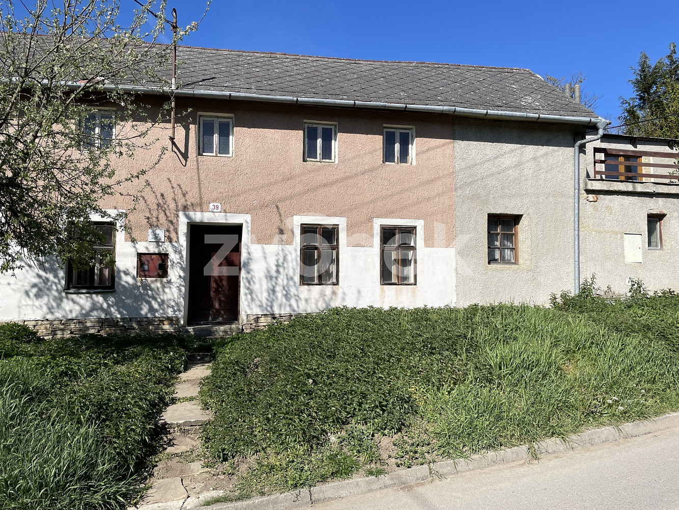 Prodej domu 240 m² s pozemkem 822 m² – fotografie 2