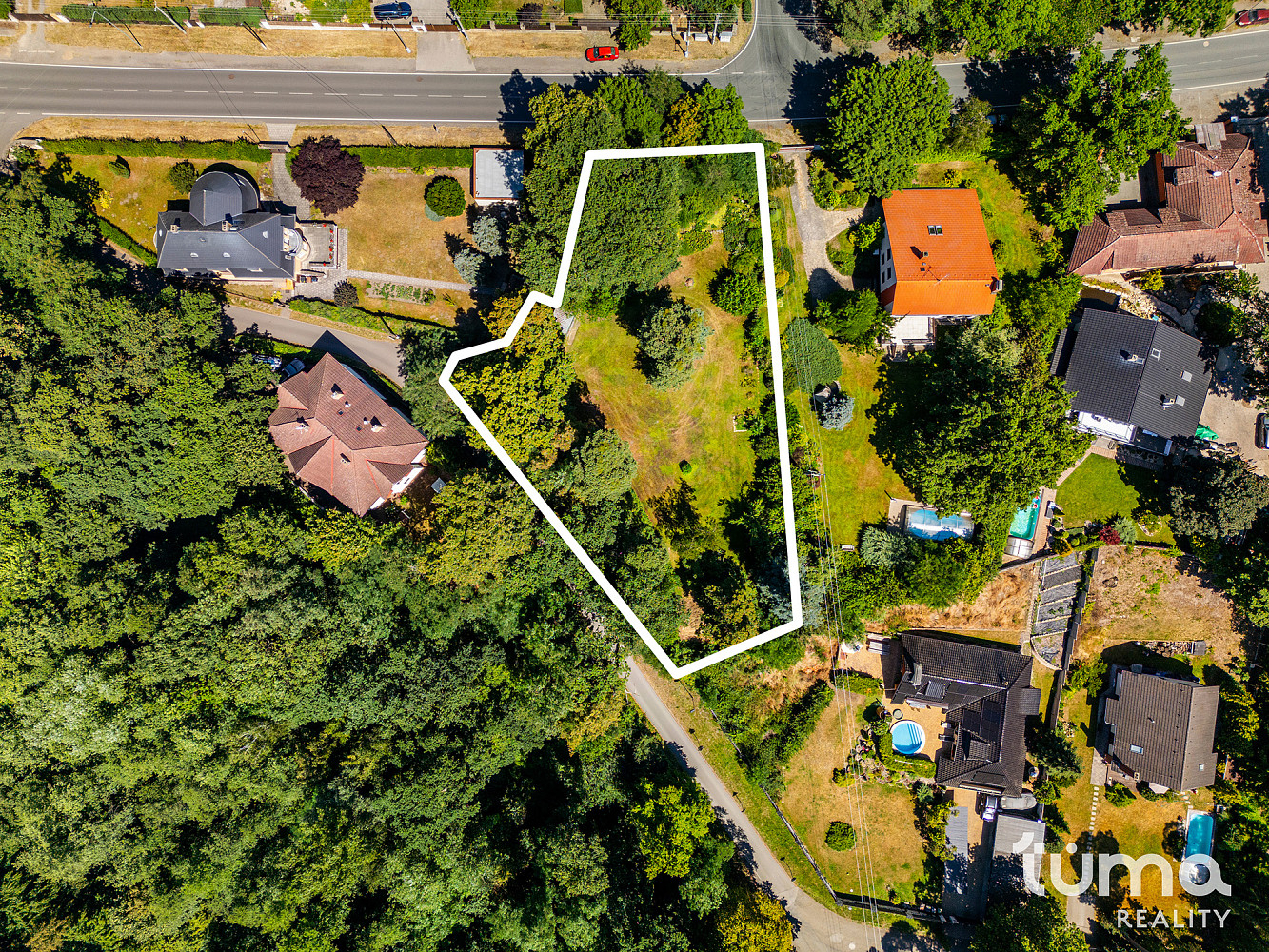 Prodej stavebního pozemku 895 m² – fotografie 2