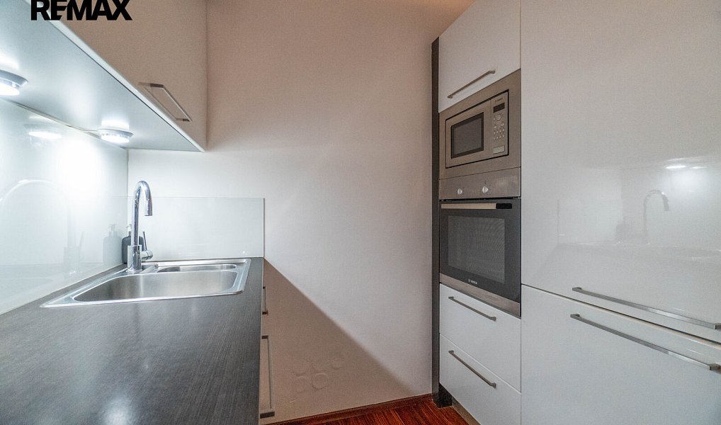 Pronájem bytu 2+kk 56 m², Praha – náhled fotky 4