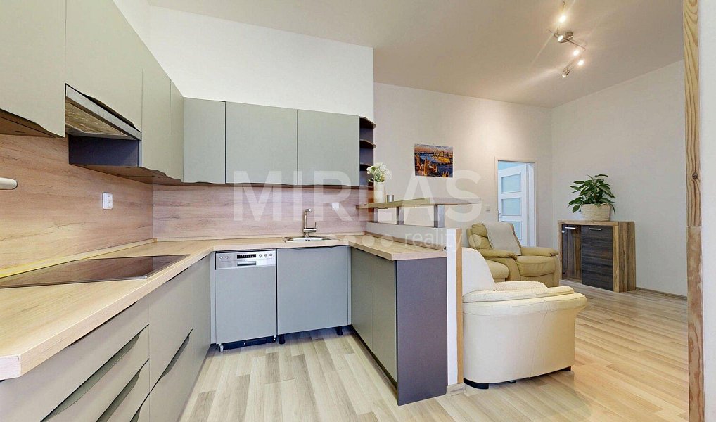 Prodej bytu 3+kk 68 m², Milovice – náhled fotky 6