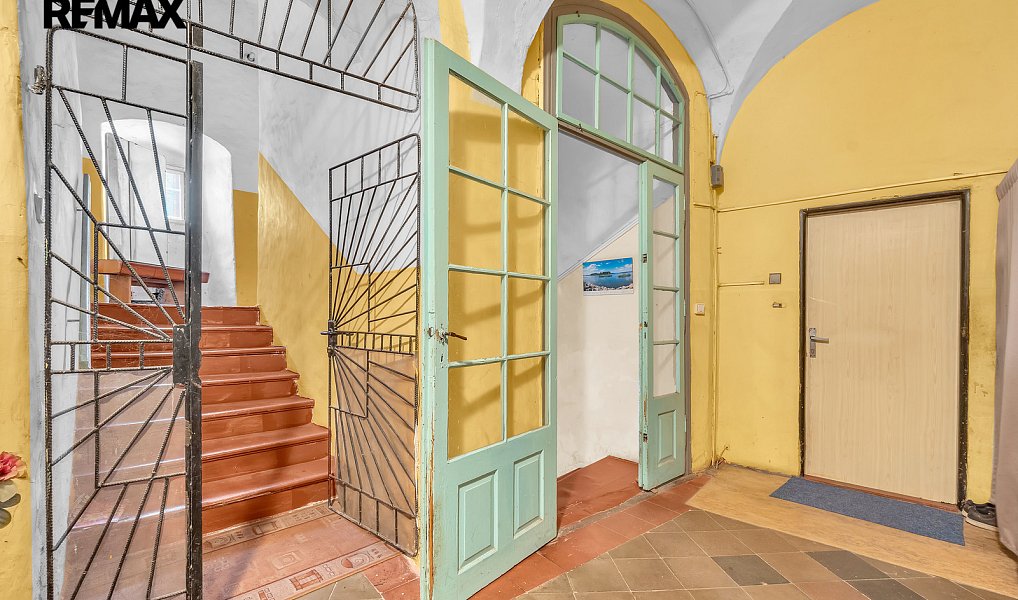 Prodej domu 420 m² s pozemkem 217 m², Hostinné – náhled fotky 8