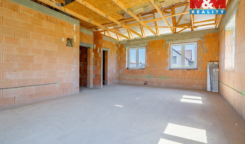 Prodej domu 168 m² s pozemkem 1 144 m², Domanín – náhled fotky 17
