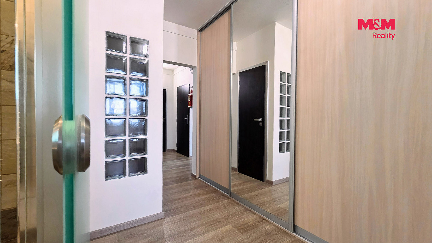 Pronájem bytu 2+1 62 m² – fotografie 3