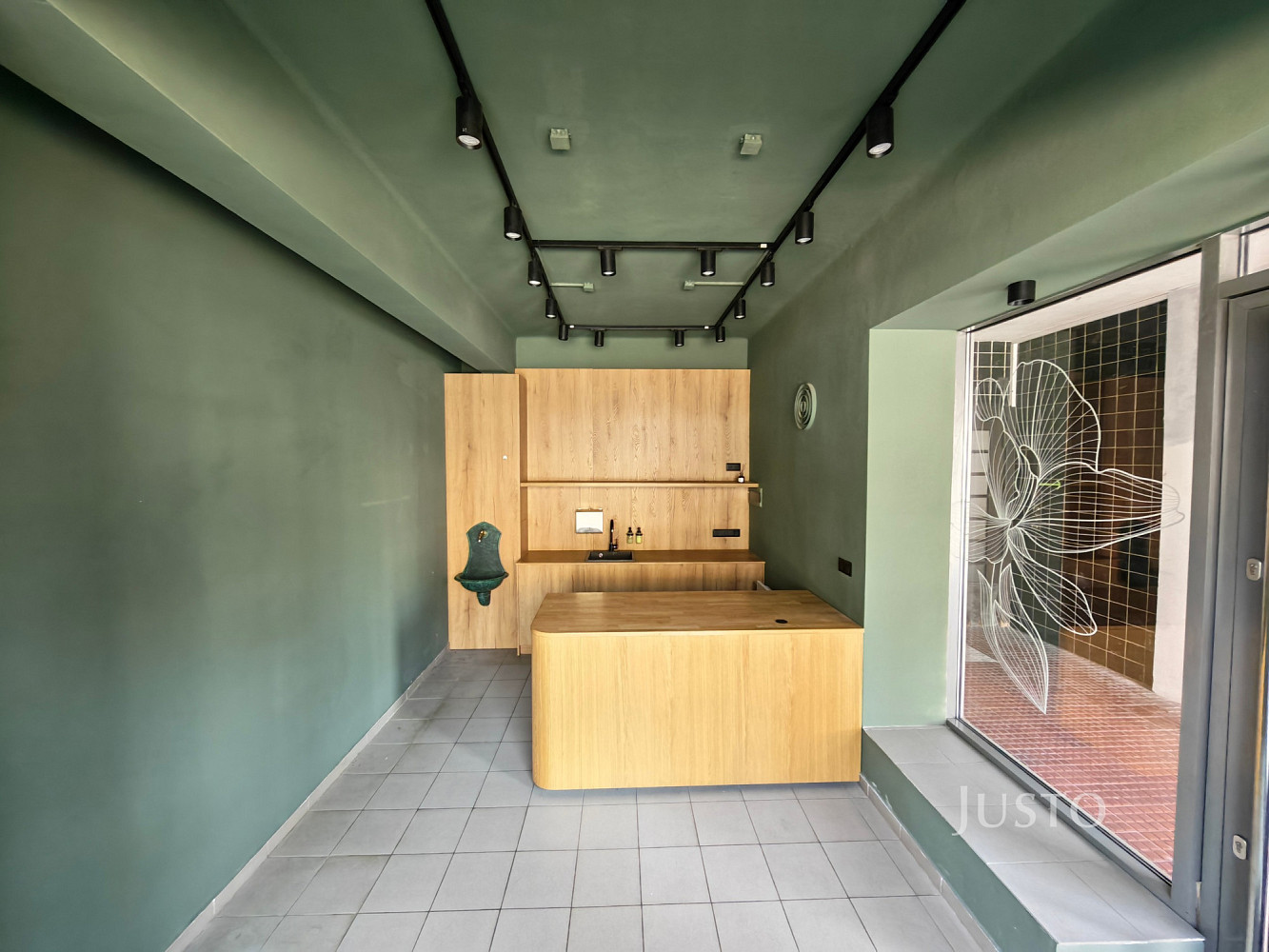 Pronájem obchodních prostor 37 m²