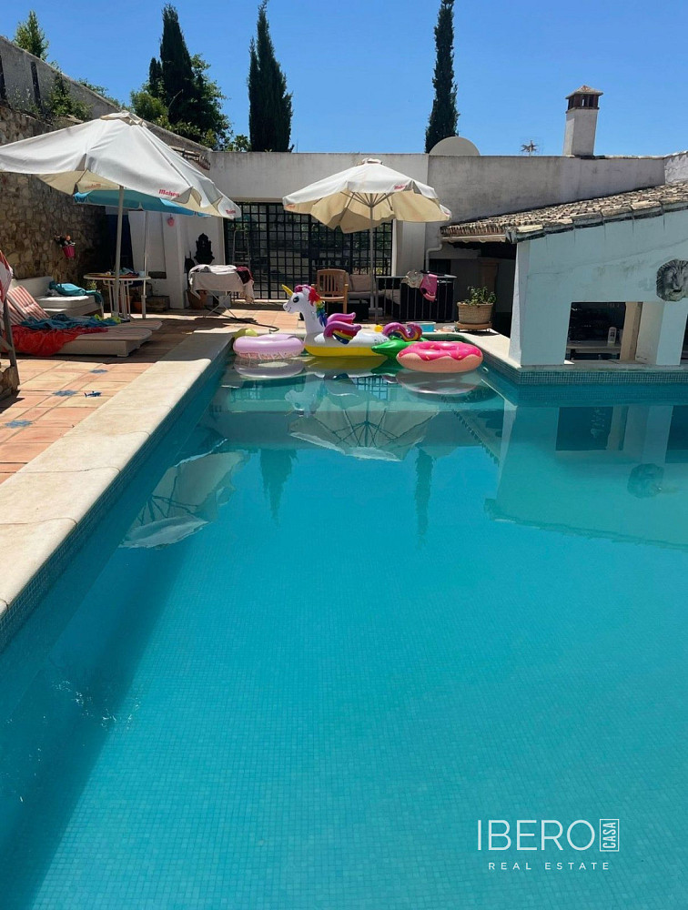 Prodej domu 400 m² s pozemkem 1 150 m²