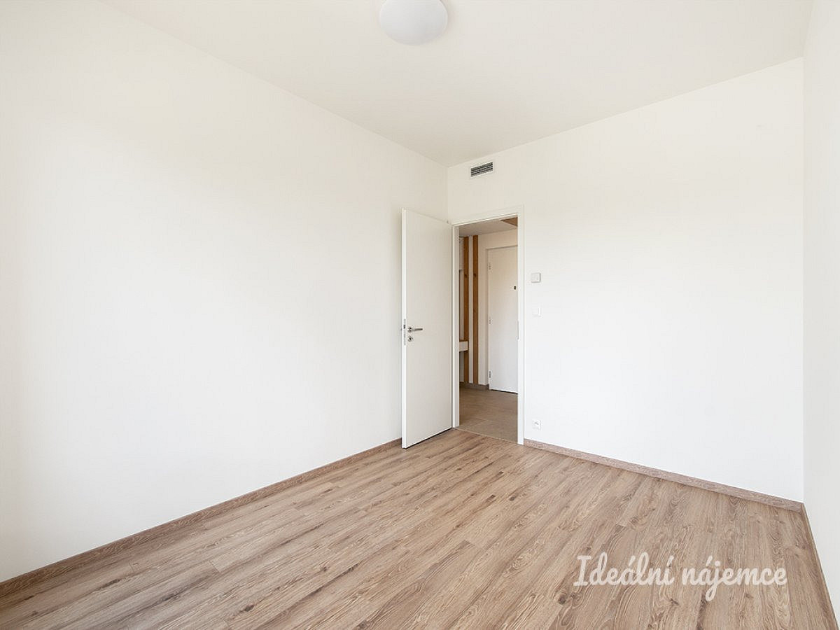 Pronájem bytu 2+kk 39 m² – fotografie 5