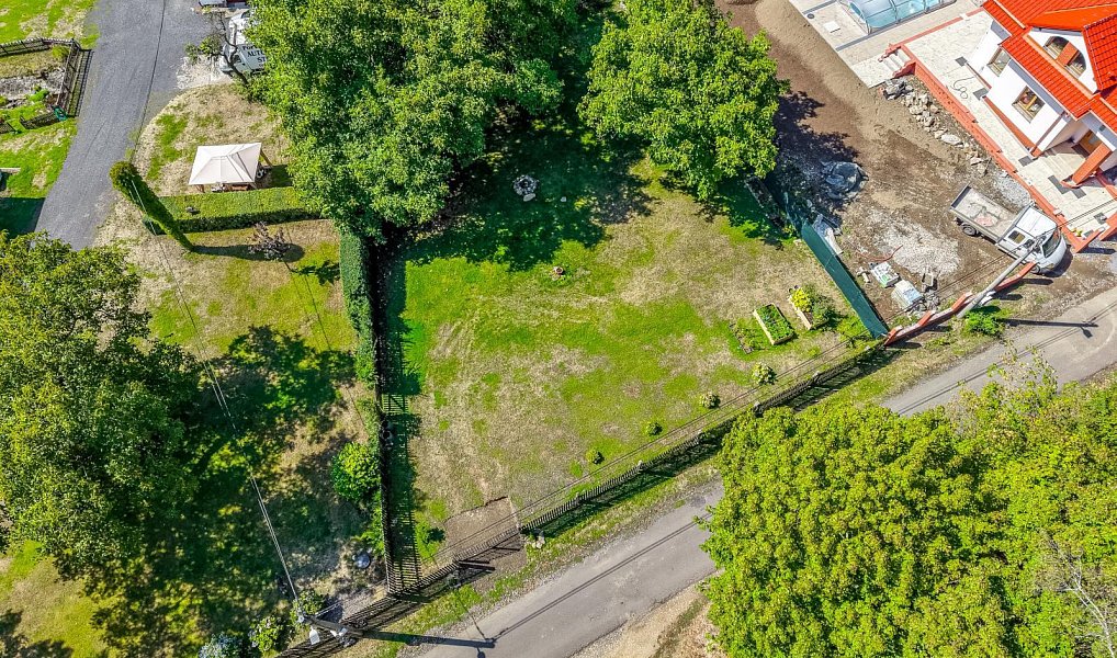 Prodej stavebního pozemku 760 m², Osek – náhled fotky 7