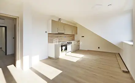 Pronájem bytu 2+kk 48 m², Jiřího z Poděbrad, Mělník