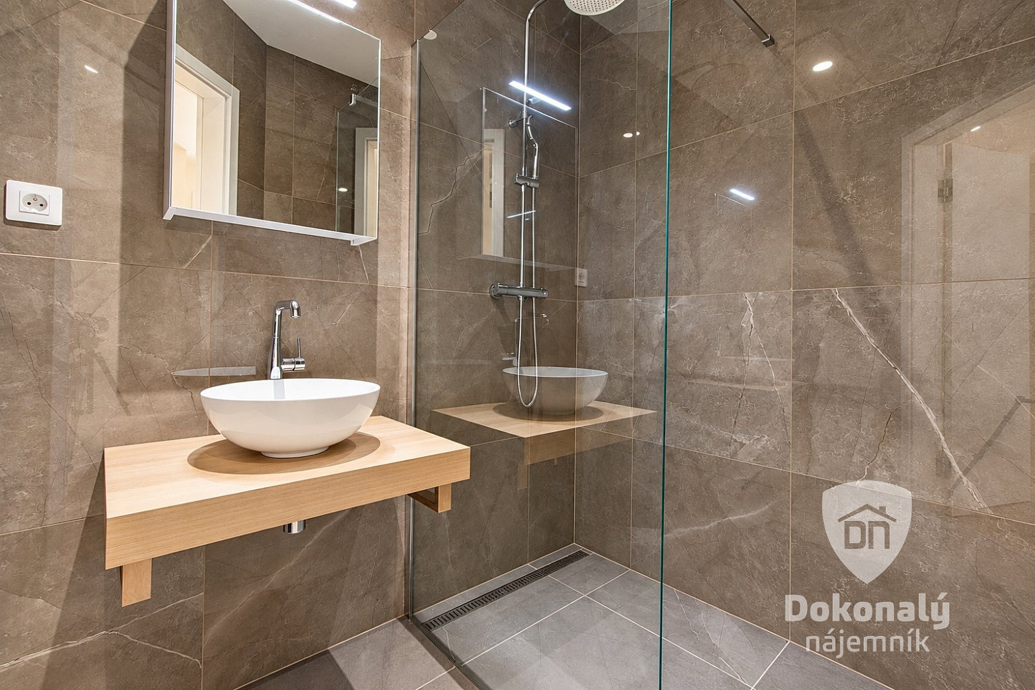 Pronájem bytu 2+kk 57 m² – fotografie 3