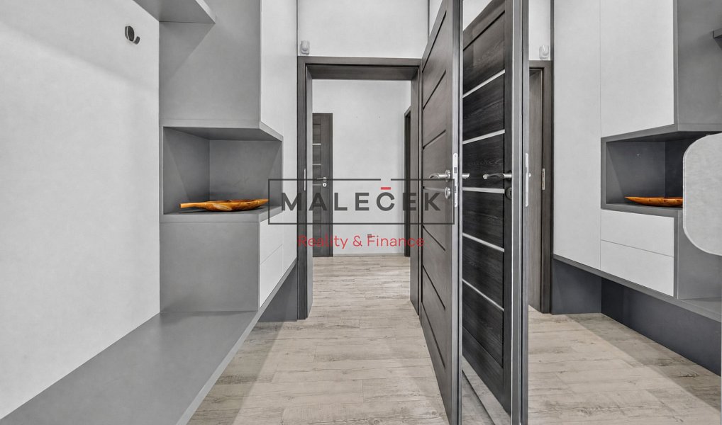 Prodej domu 154 m² s pozemkem 1 277 m², Hostouň – náhled fotky 16