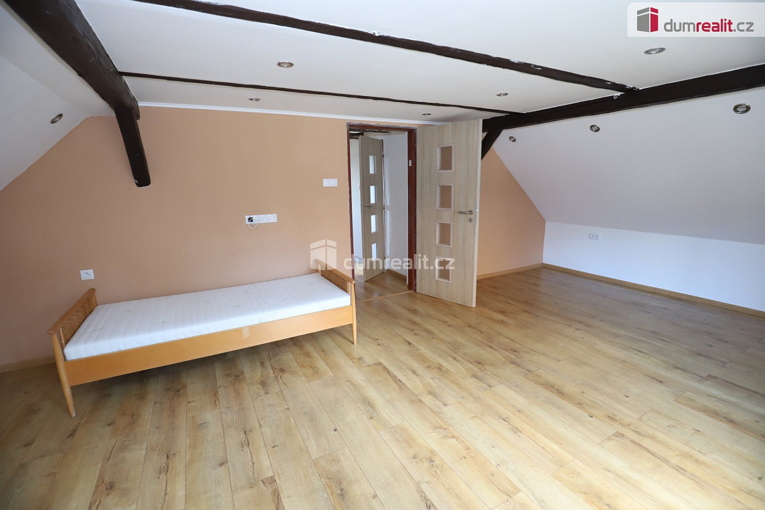 Prodej domu 180 m² s pozemkem 1 242 m² – fotografie 4