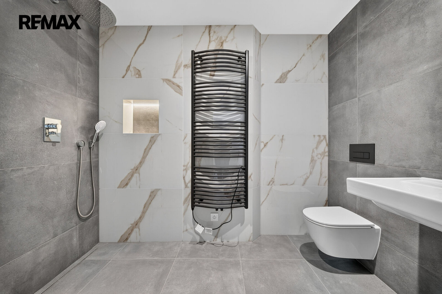 Prodej bytu 1+kk 23 m² – fotografie 3