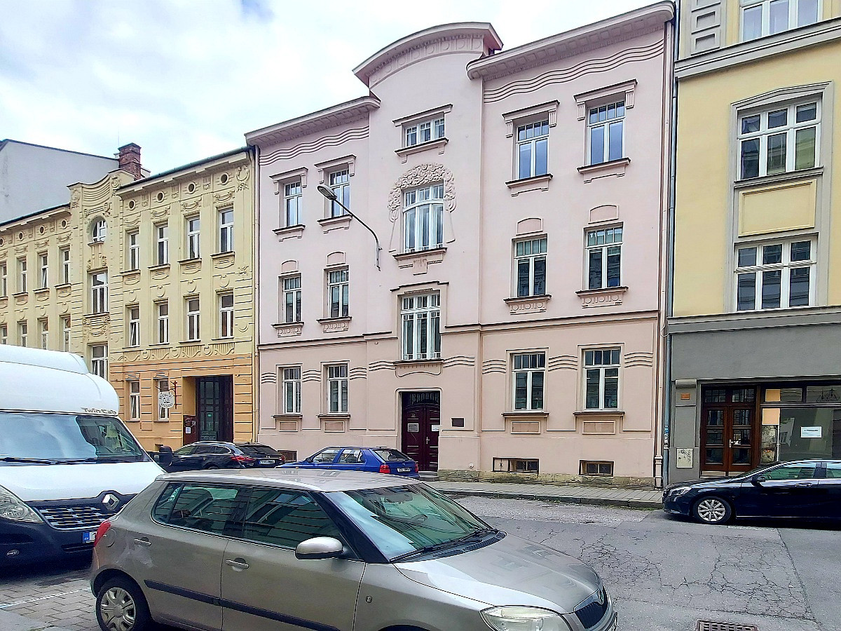 Pronájem bytu 2+1 74 m² - Widok 3