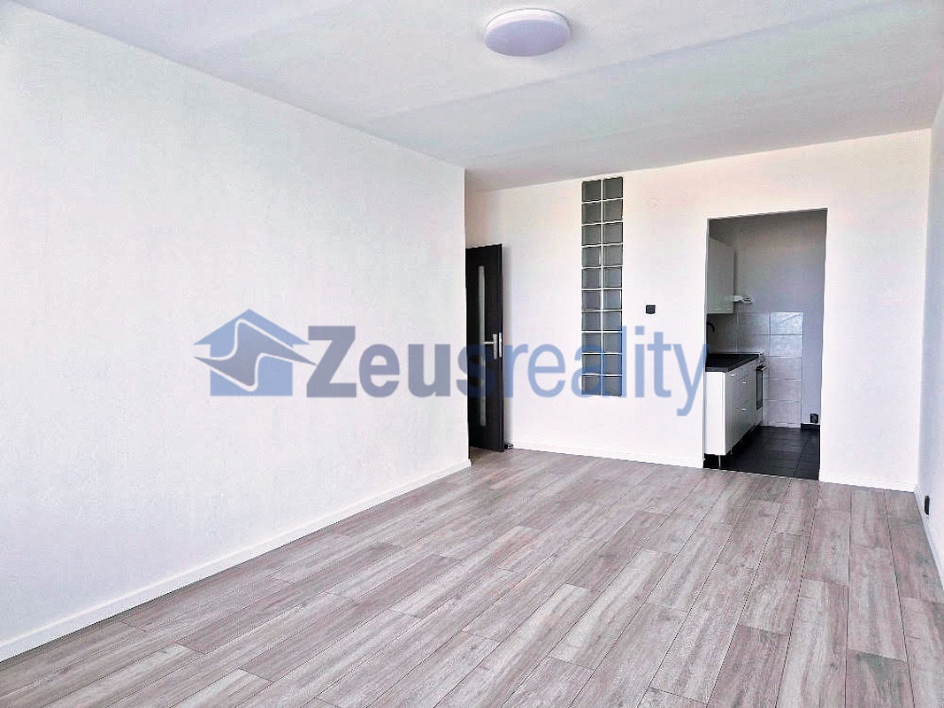 Pronájem bytu 2+kk 54 m² — photo 2