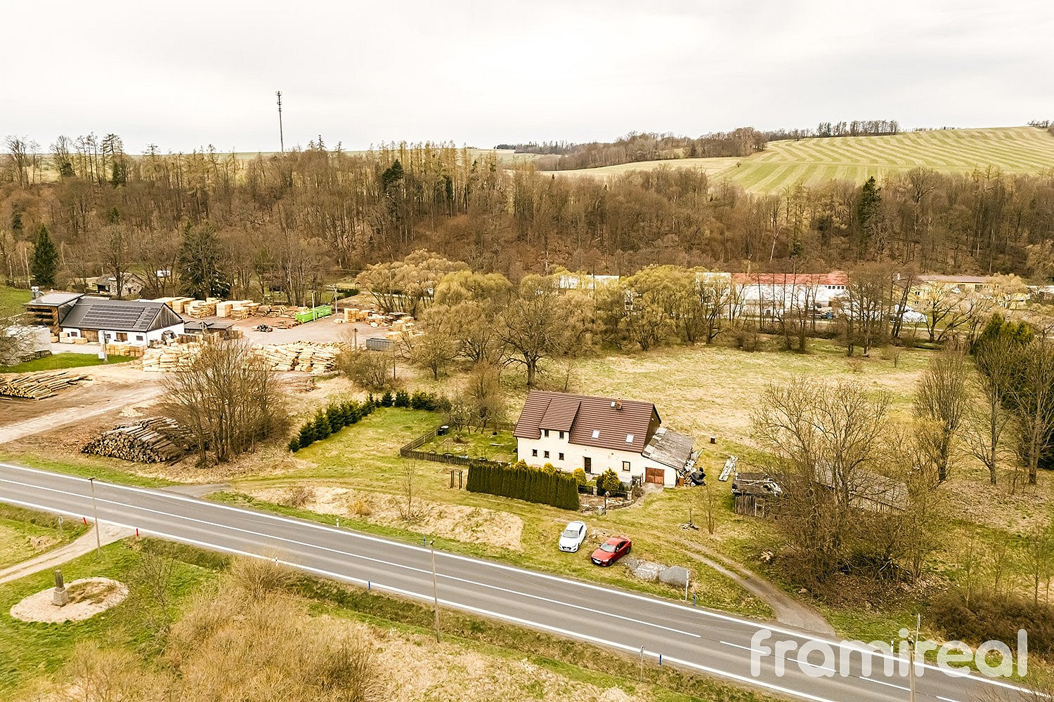 Prodej domu 180 m² s pozemkem 1 481 m² — photo 2