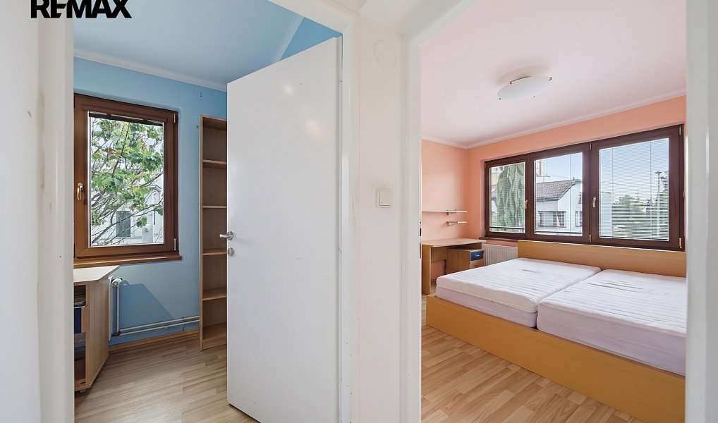 Prodej domu 209 m² s pozemkem 992 m², Praha – náhled fotky 14