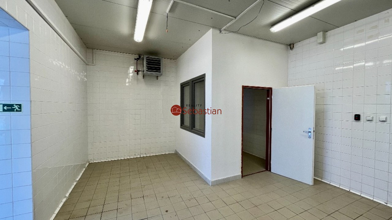 Pronájem skladovacích prostor 178 m²