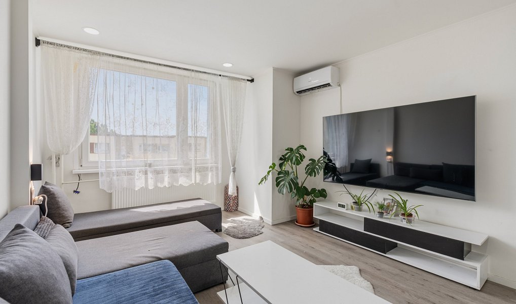 Prodej bytu 2+1 38 m², Praha – náhled fotky 8
