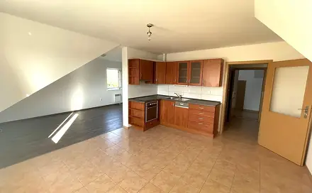 Pronájem bytu 1+kk 55 m², náměstí V. Háka, Malšice, okres Tábor