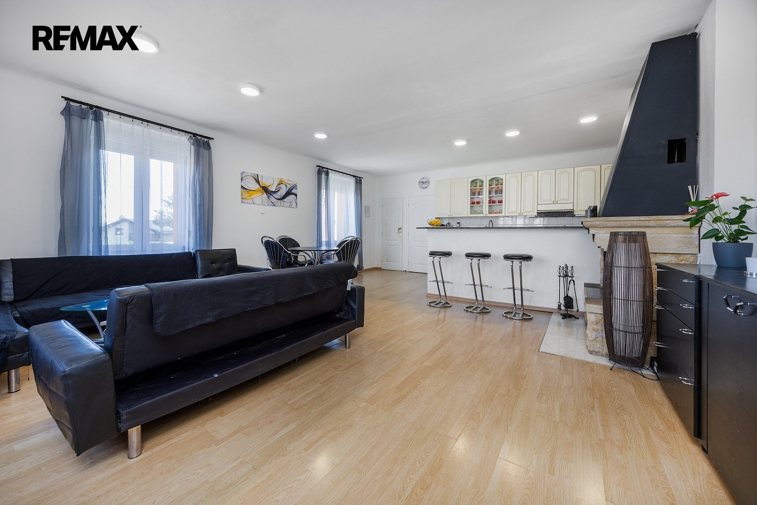 Prodej domu 246 m² s pozemkem 376 m² — photo 2