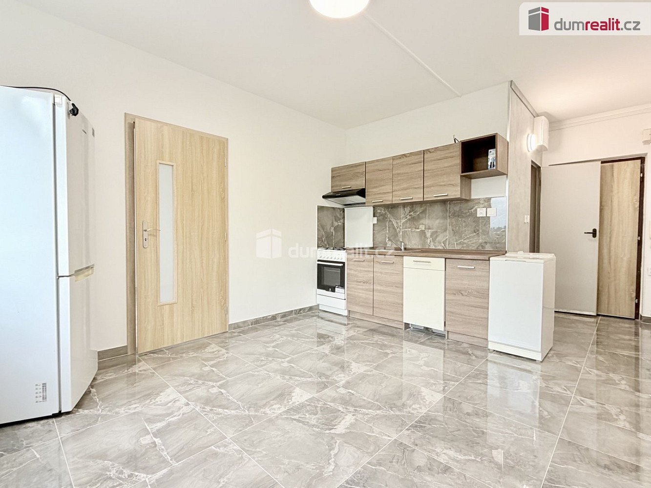 Pronájem bytu 1+1 38 m² — photo 2
