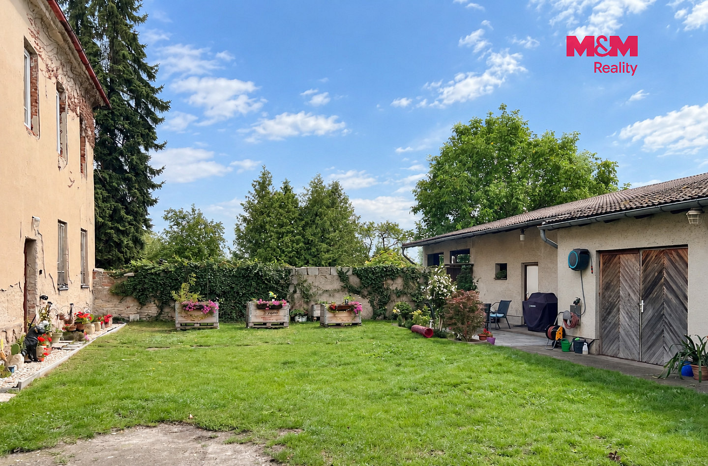 Prodej domu 300 m² s pozemkem 2 366 m² – fotografie 2