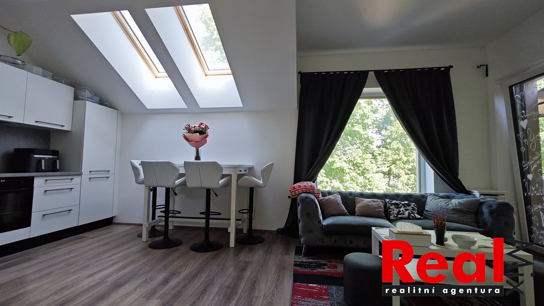 Pronájem bytu 2+kk 52 m² — photo 4