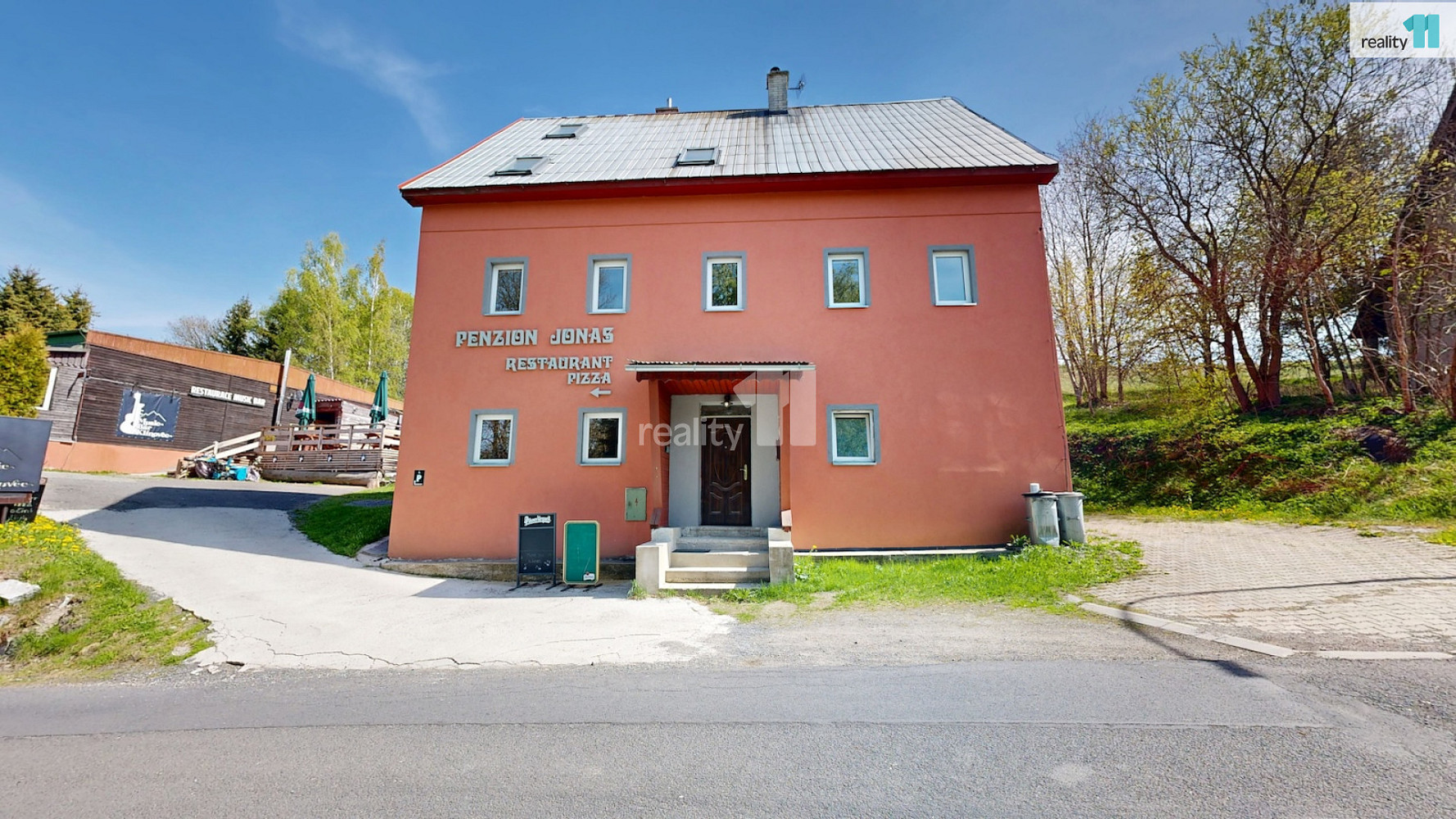 Pronájem ubytovacího objektu 370 m²