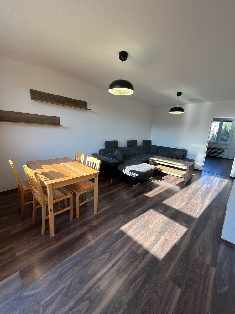 Pronájem bytu 3+1 78 m² — photo 2