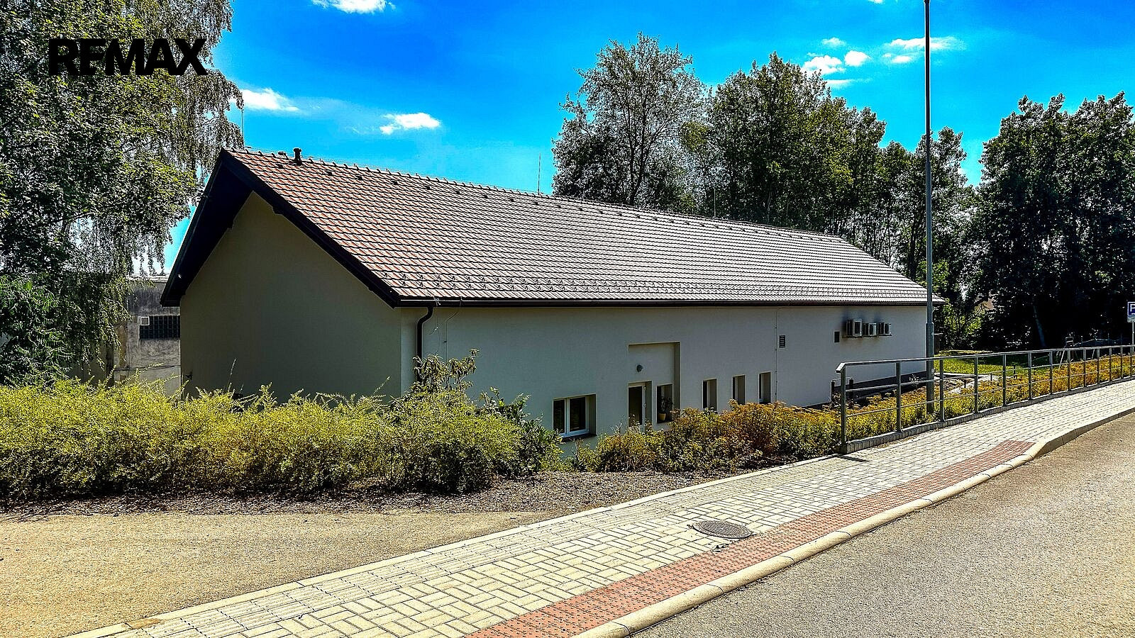 Pronájem kanceláře 70 m² – fotografie 3
