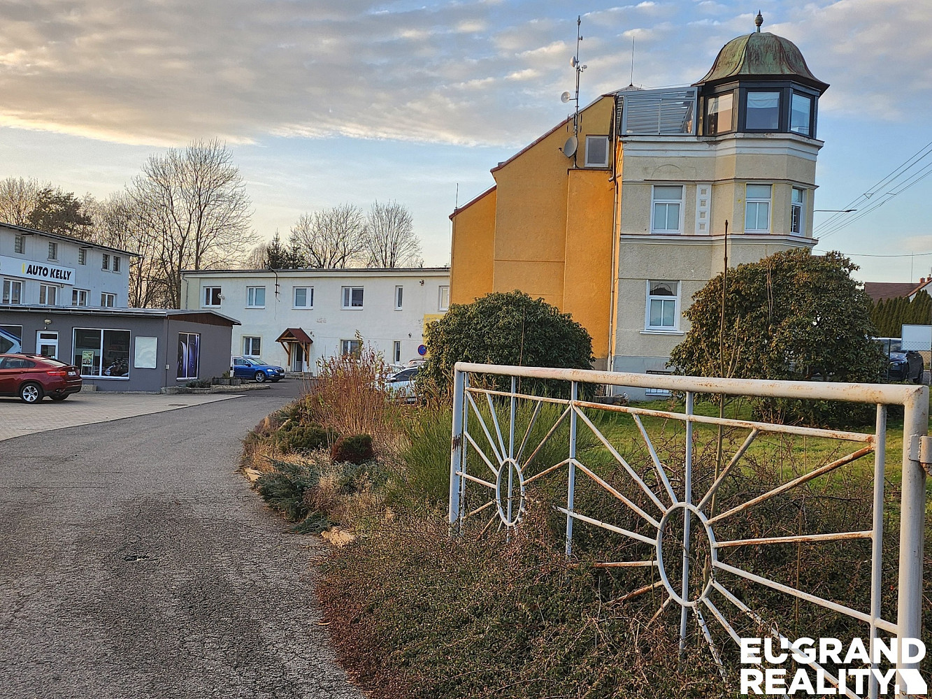 Prodej nájemního domu, činžáku 2 100 m²