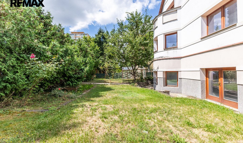 Prodej domu 314 m² s pozemkem 635 m², Praha – náhled fotky 3